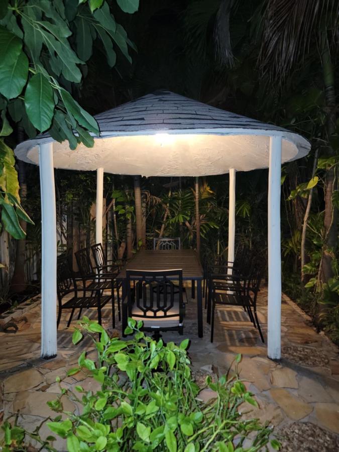 Villa Luxury Tropical Oasis! Huge Saltwater Pool! 1 Mile To Beach! Fort Lauderdale Exterior foto